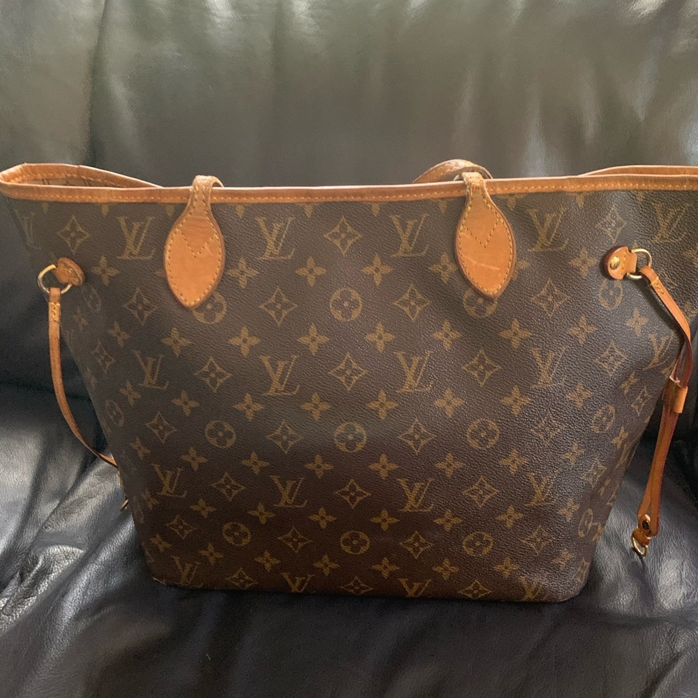 Louis Vuitton Medium Neverfull